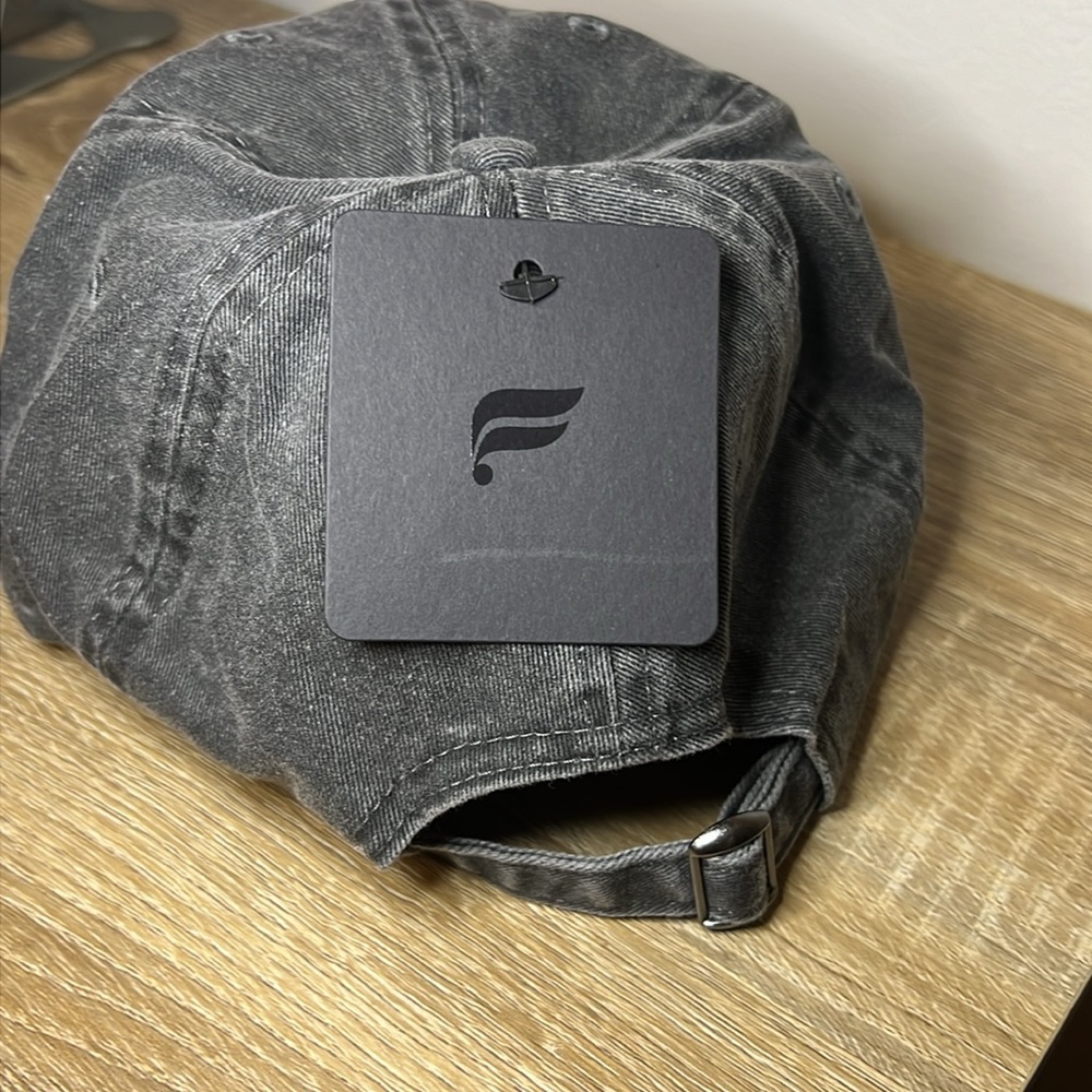 Fabletics “The Dad Hat” - Picture 2 of 5